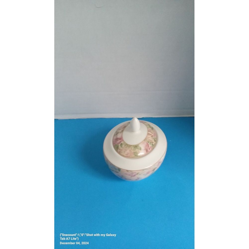 Vintage Floral Porcelain Trinket Box with Lid - Pink‎ Rose Pattern Decorative